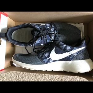 Nike Roshe One Print